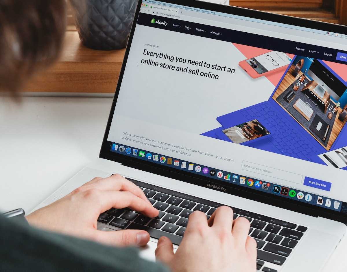 roberto-cortese-ejhjSZKTeeg-unsplash